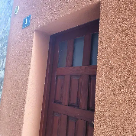 Varos And Separate 公寓