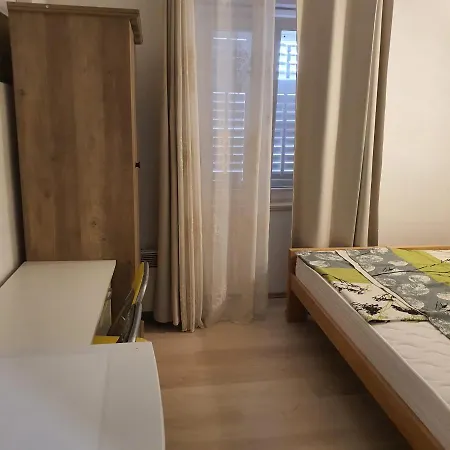 Varos And Separate *