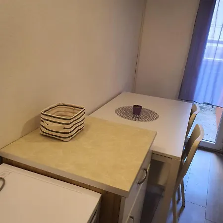 Varos And Separate アパート *