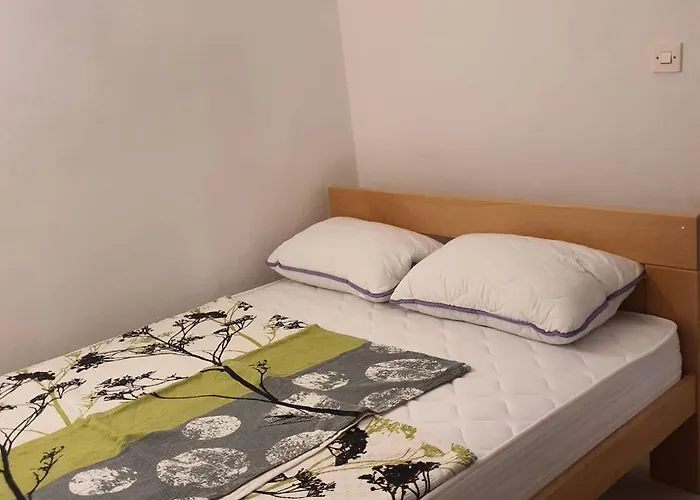 Varos And Separate *