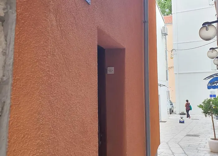 Varos And Separate Zadar