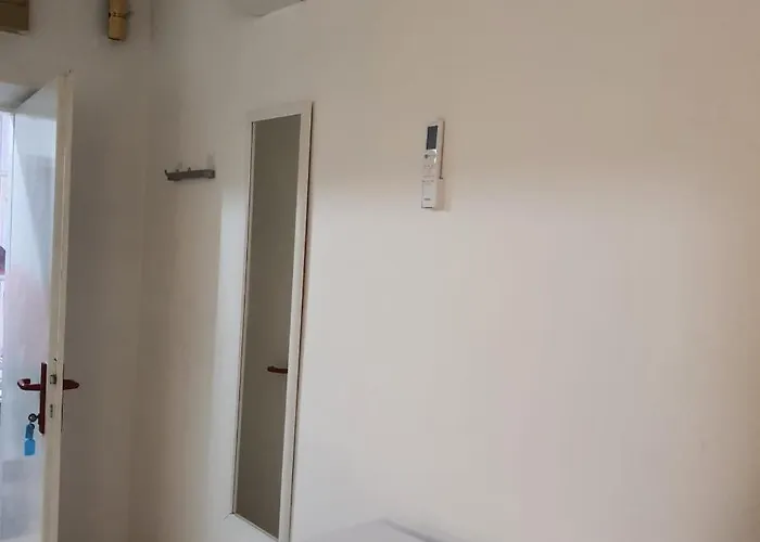 Varos And Separate Appartement Zadar