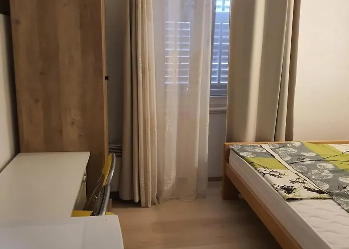 Varos And Separate *